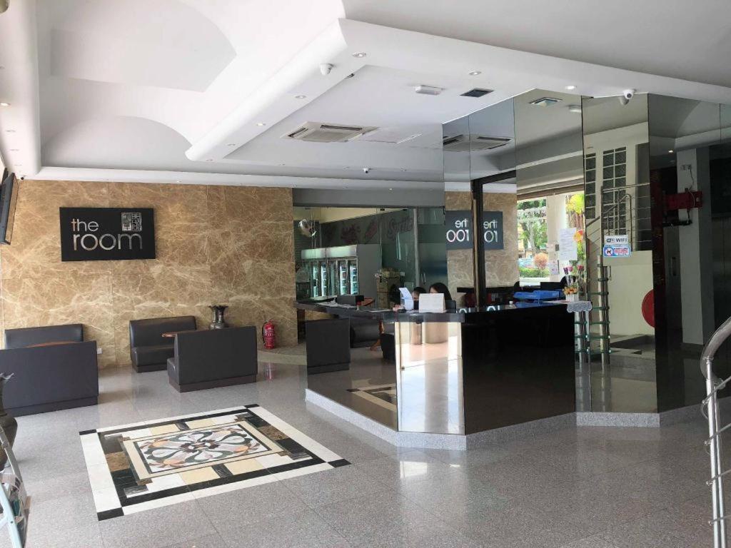 מירי The Room Hotel מראה חיצוני תמונה