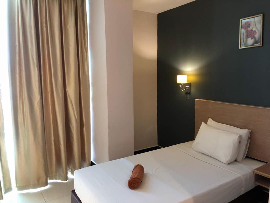 מירי The Room Hotel חדר תמונה