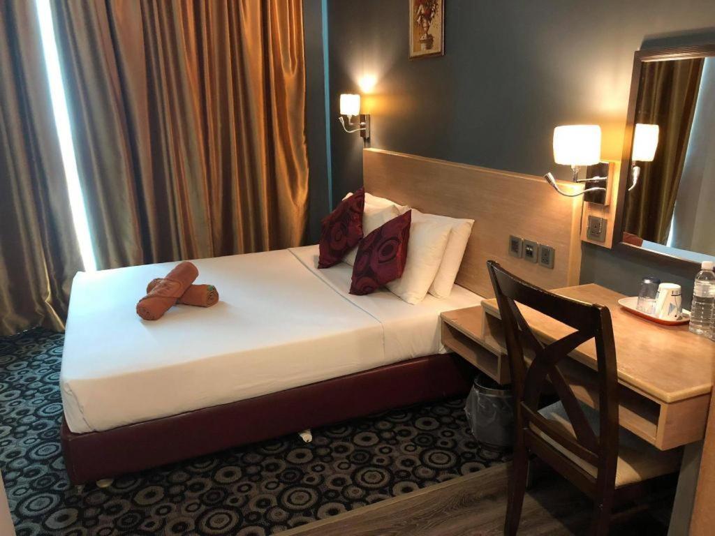 מירי The Room Hotel חדר תמונה