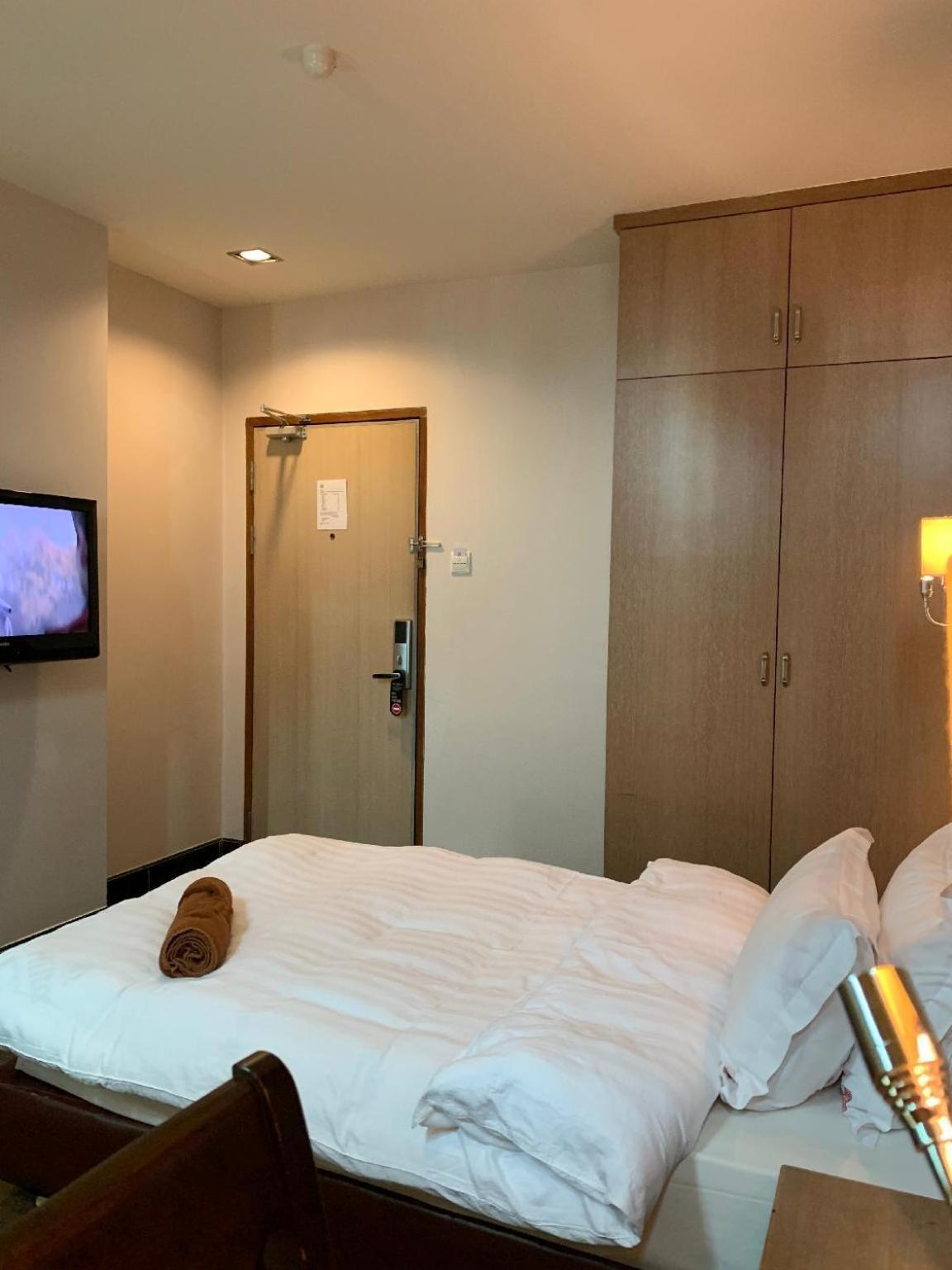 מירי The Room Hotel חדר תמונה