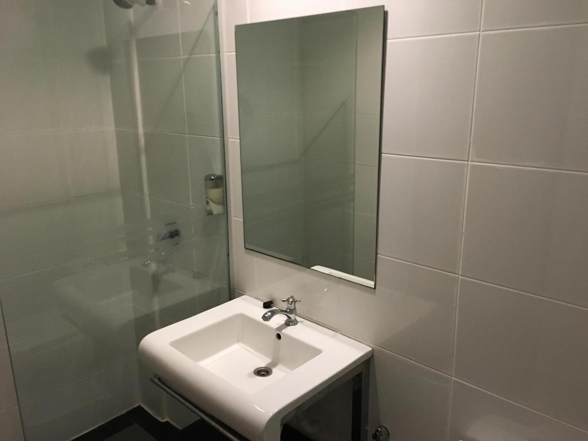 מירי The Room Hotel חדר תמונה